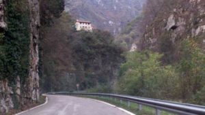 strada foza Valstagna verso la Val Frenzela